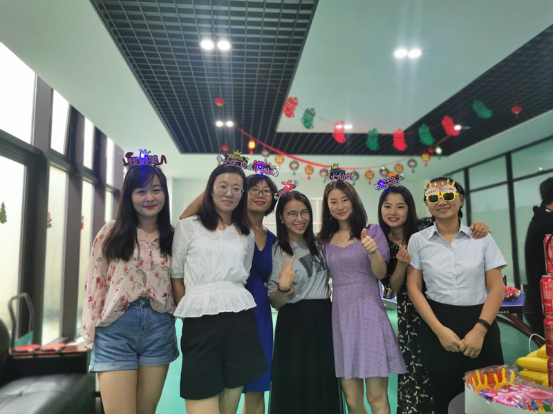 八月集體生日會(huì) | 與久違的祝?；馃嵯嘧?  src="/uploads/allimg/210903/1-210Z3142306314.jpg" /></p>
<p><img alt=