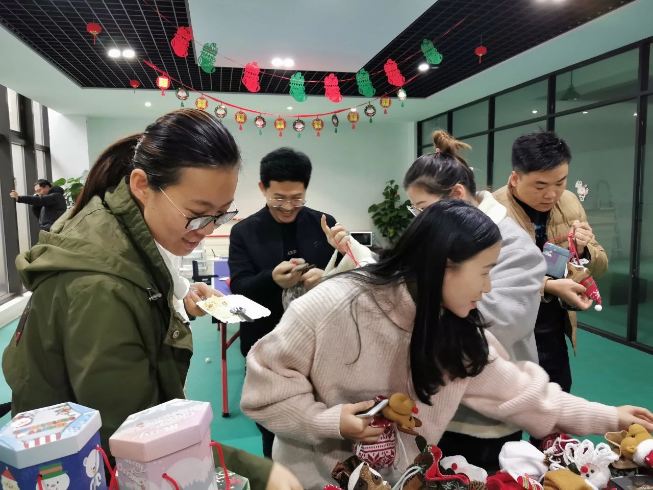 圣誕主題生日趴 | 濃情暖意平安夜，誕愿有你共前行